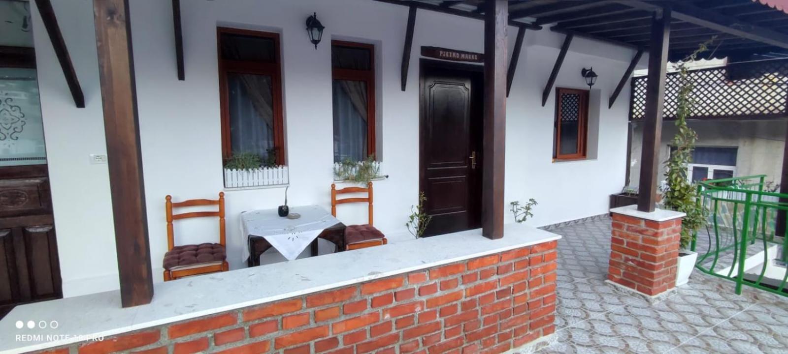 Guest House Baba Lluka بيرات المظهر الخارجي الصورة